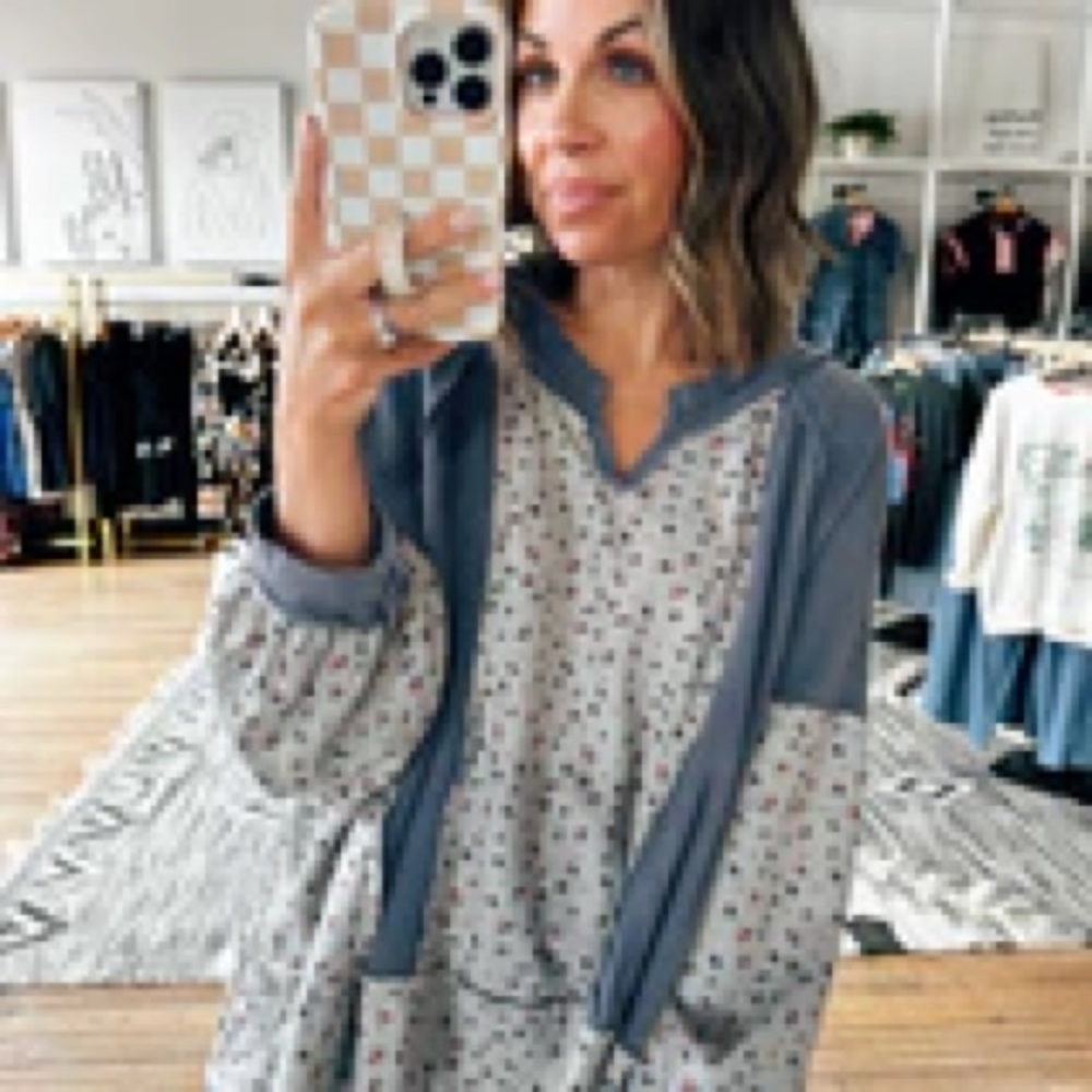 POL Logan blue floral balloon sleeve thermal Size M new without tags
